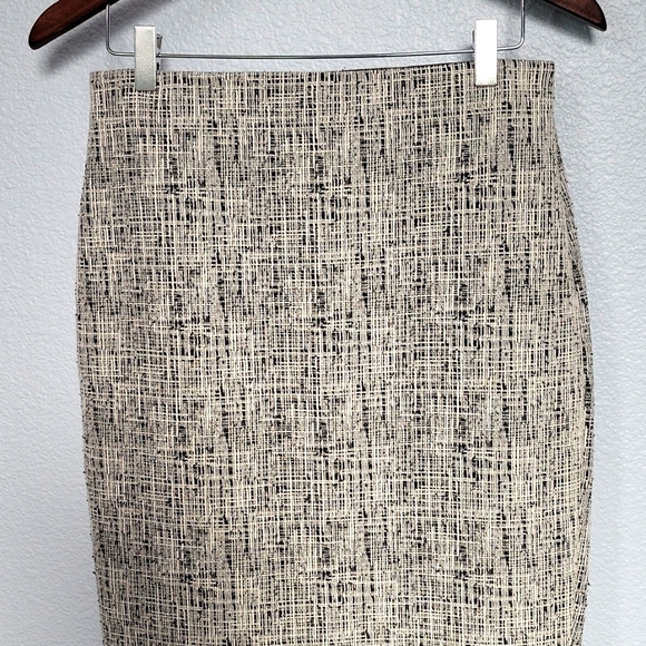 Express, pencil skirt, black and white, size small - Picture 3 of 6